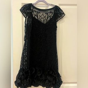 Absolutely fabulous size 4 guess dress. Perfect for a cocktail party.